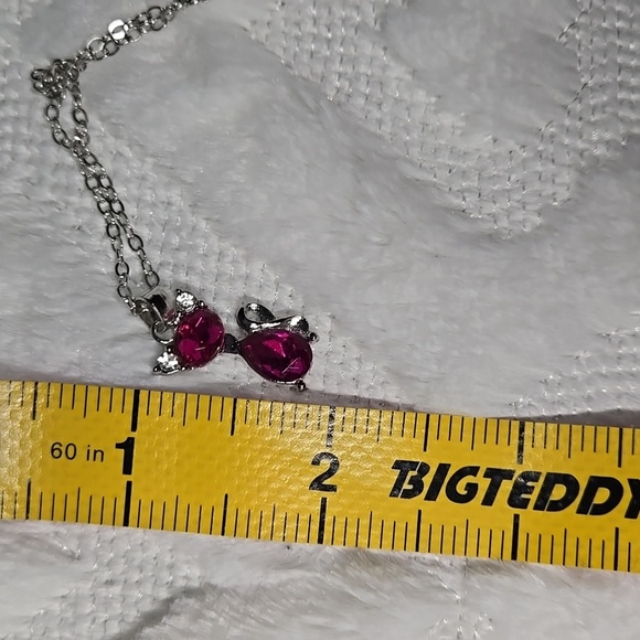 Elegant Pink Crystal Silver Necklace - Picture 4 of 4
